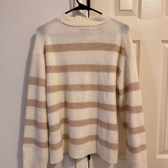 American Eagle Outfitters Sweaters - American Eagle Striped Sweater Size M White Tan Cozy Lightweight